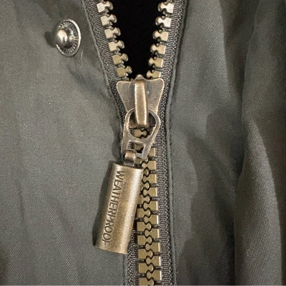 Weatherproof Men’s Multi-pocket Jacket with Detachable Lining Size XL w/ Leather